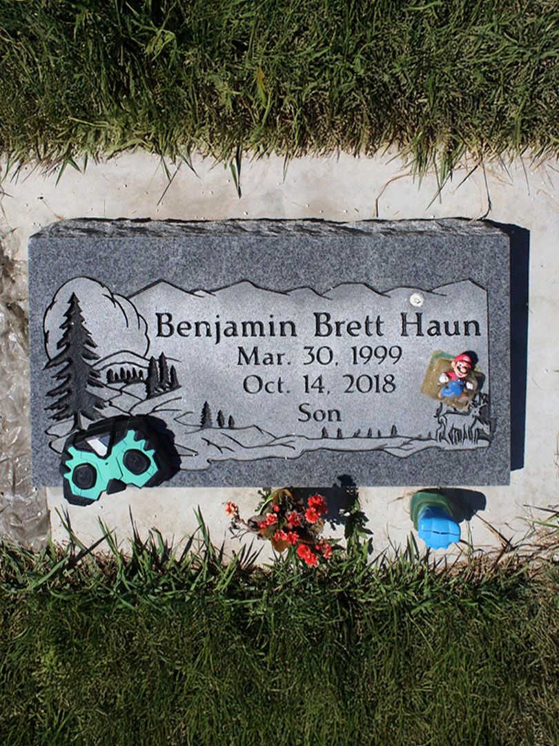 Benjamin Brett Haun's grave. Photo 1